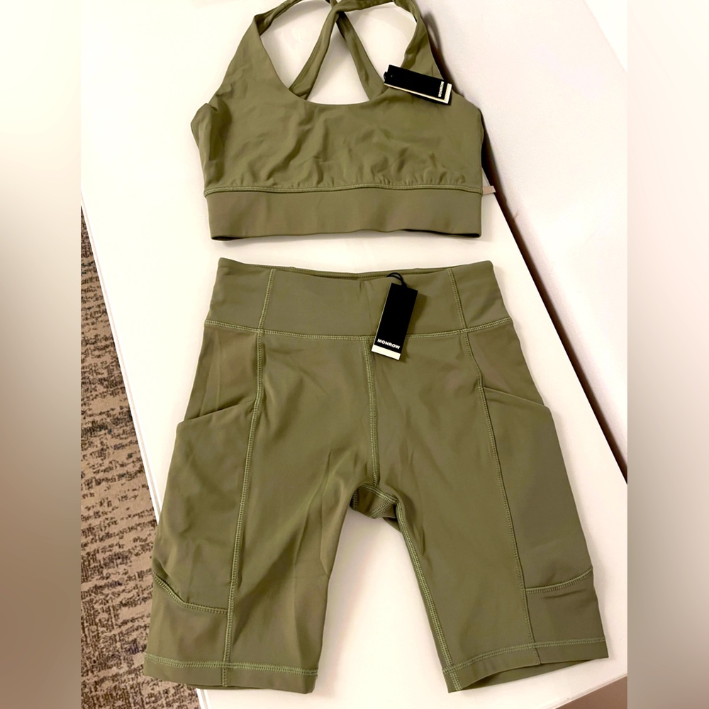 Monrow biker short and top